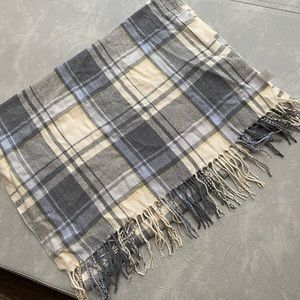 Plaid blue & grey scarf